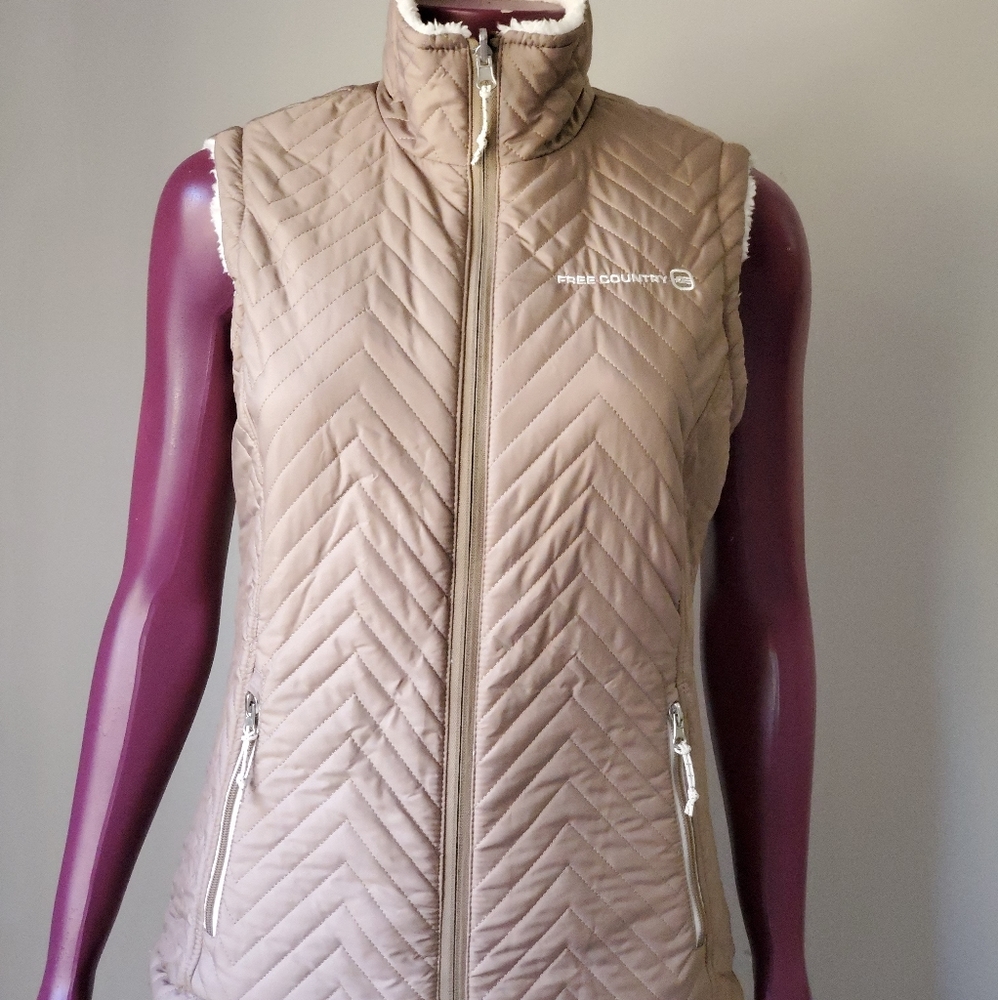 ❤️❤️ Free Country Puffer/Fleece Vest (SOLD)